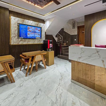 Bed and Breakfast Delhi Delight Premium Нью-Дели Экстерьер фото