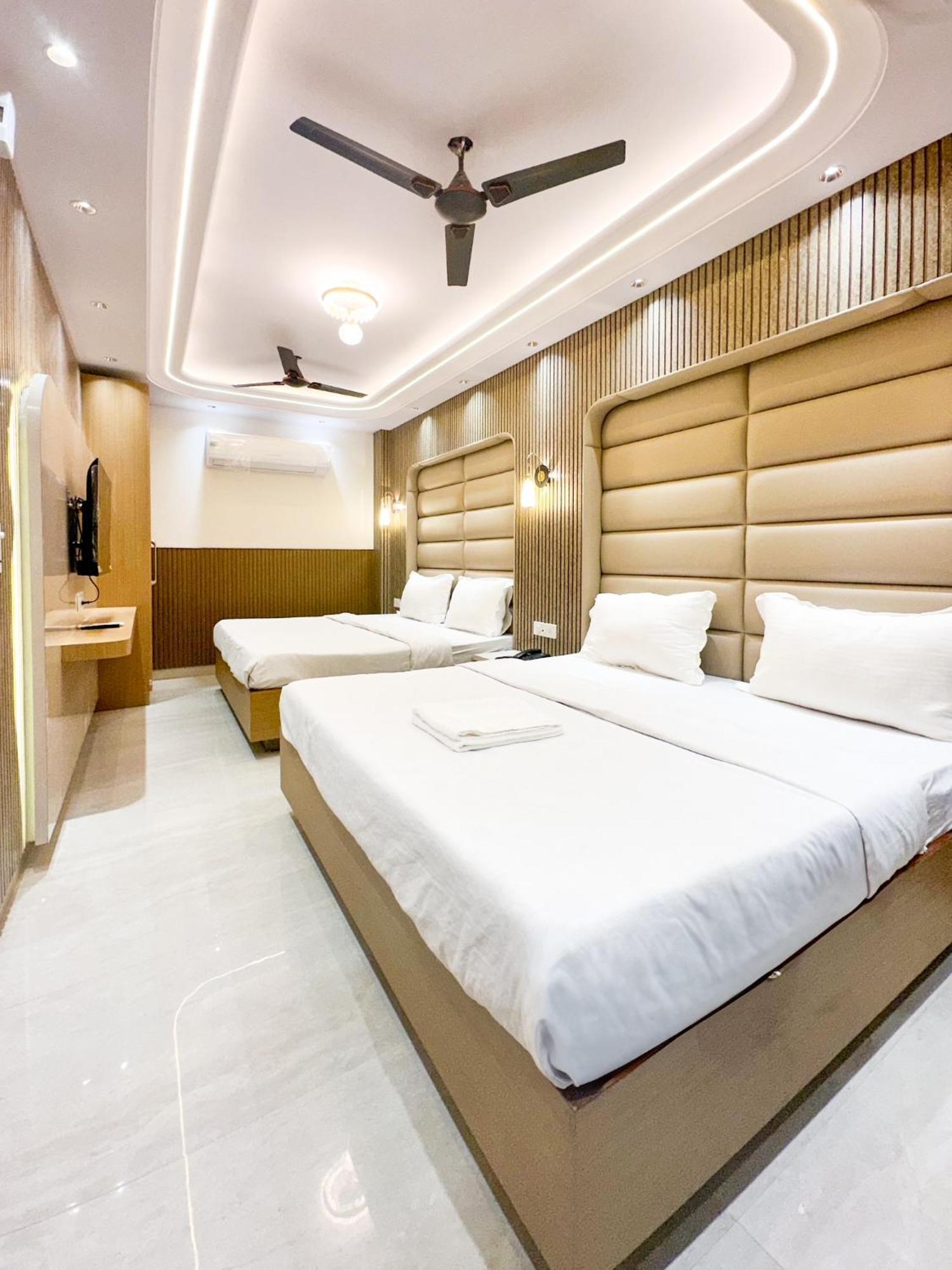 Bed and Breakfast Delhi Delight Premium Нью-Дели Экстерьер фото