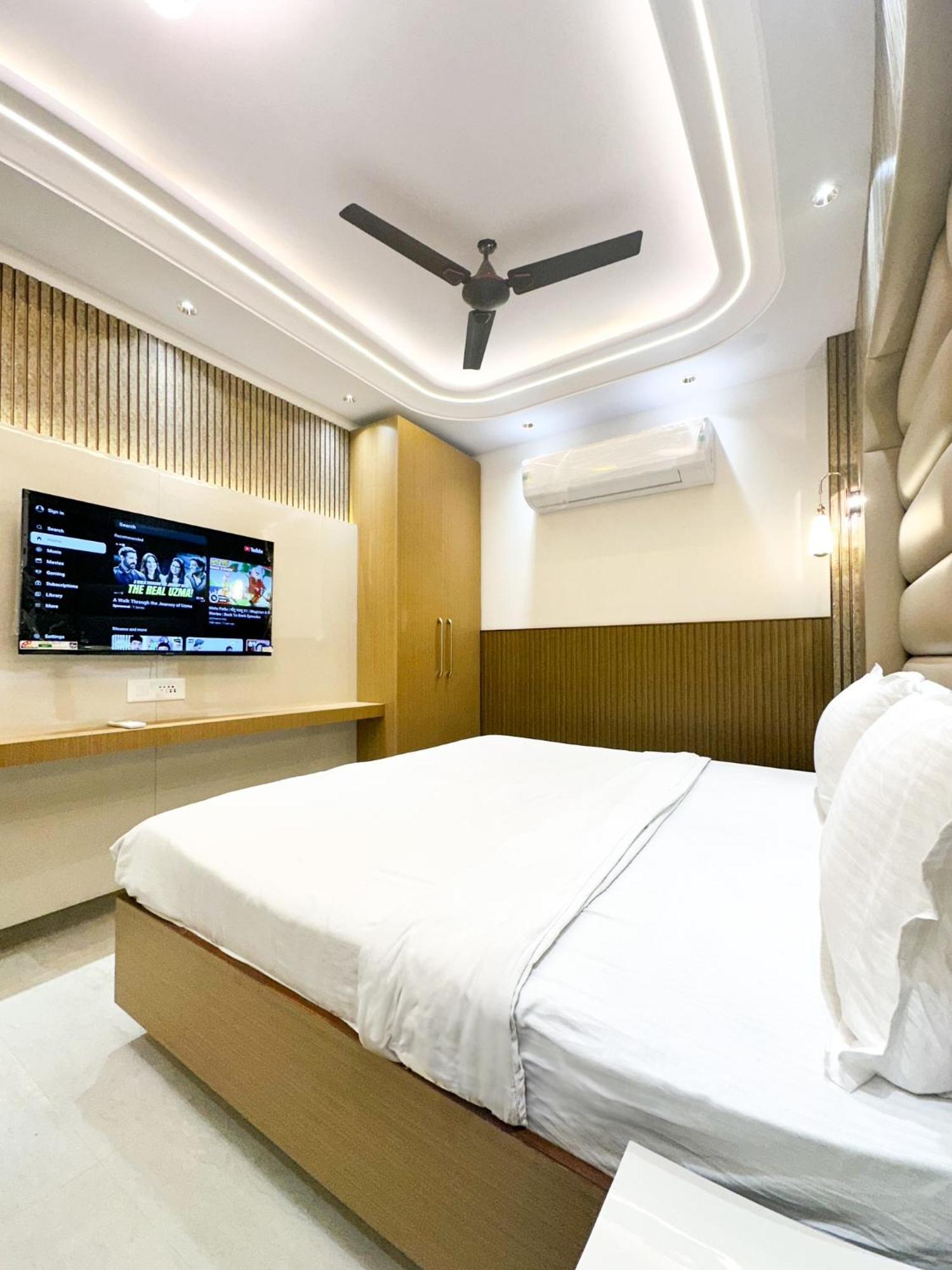 Bed and Breakfast Delhi Delight Premium Нью-Дели Экстерьер фото