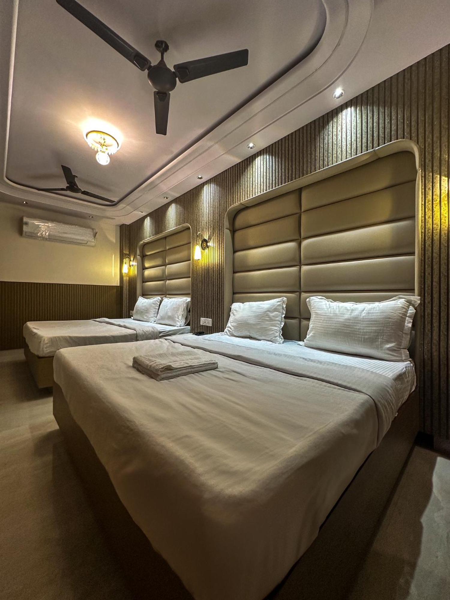 Bed and Breakfast Delhi Delight Premium Нью-Дели Экстерьер фото