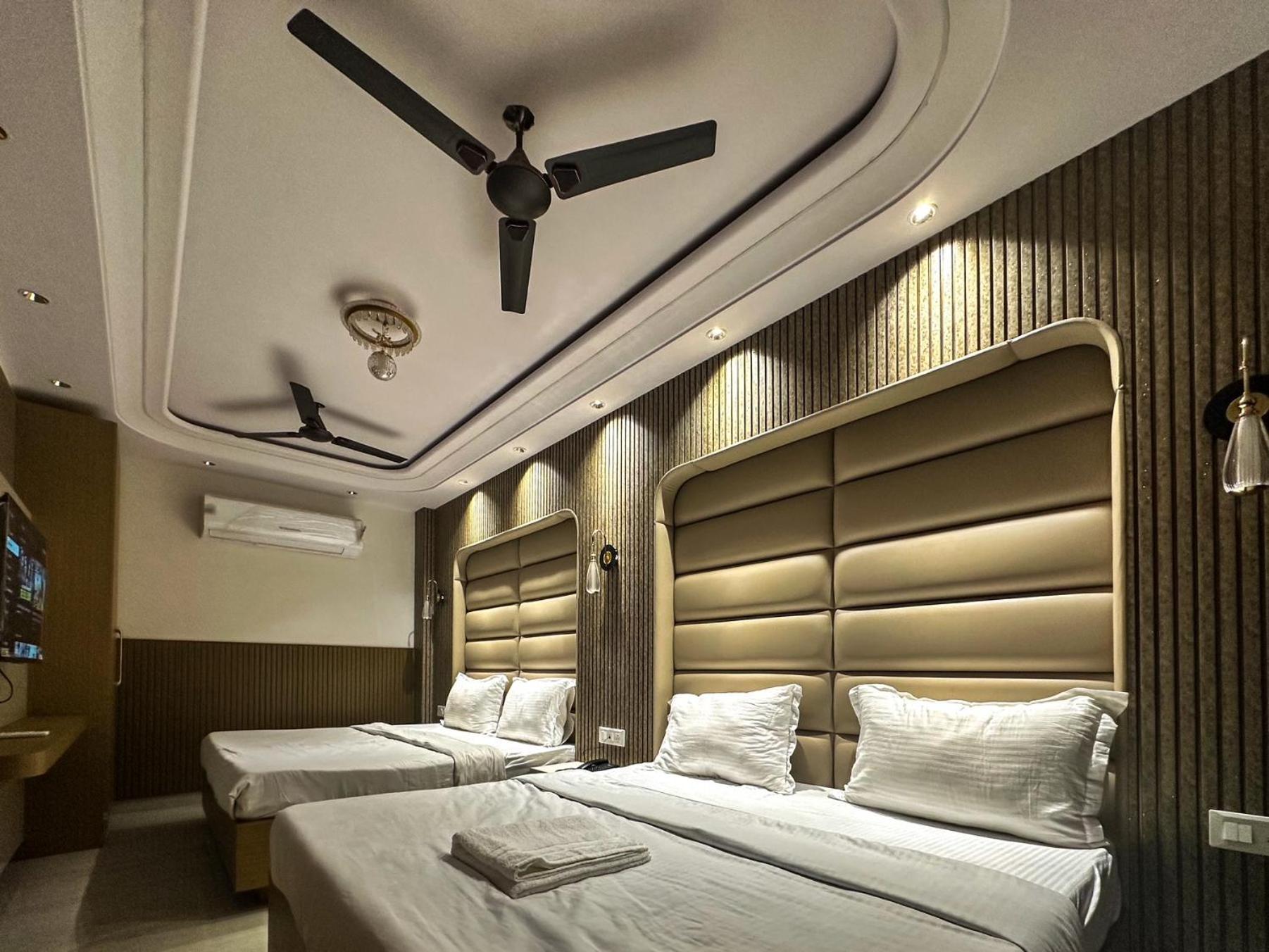 Bed and Breakfast Delhi Delight Premium Нью-Дели Экстерьер фото