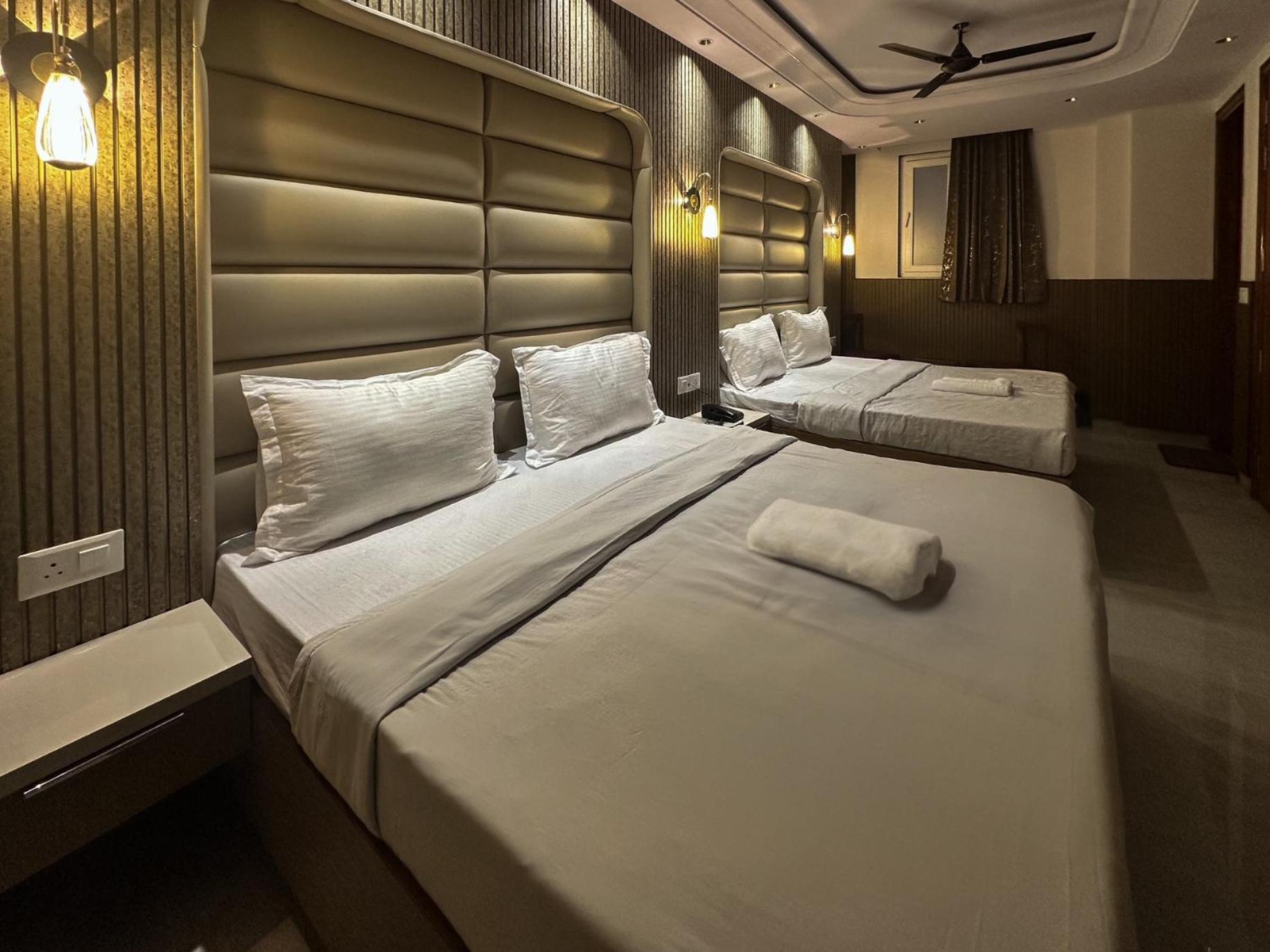 Bed and Breakfast Delhi Delight Premium Нью-Дели Экстерьер фото