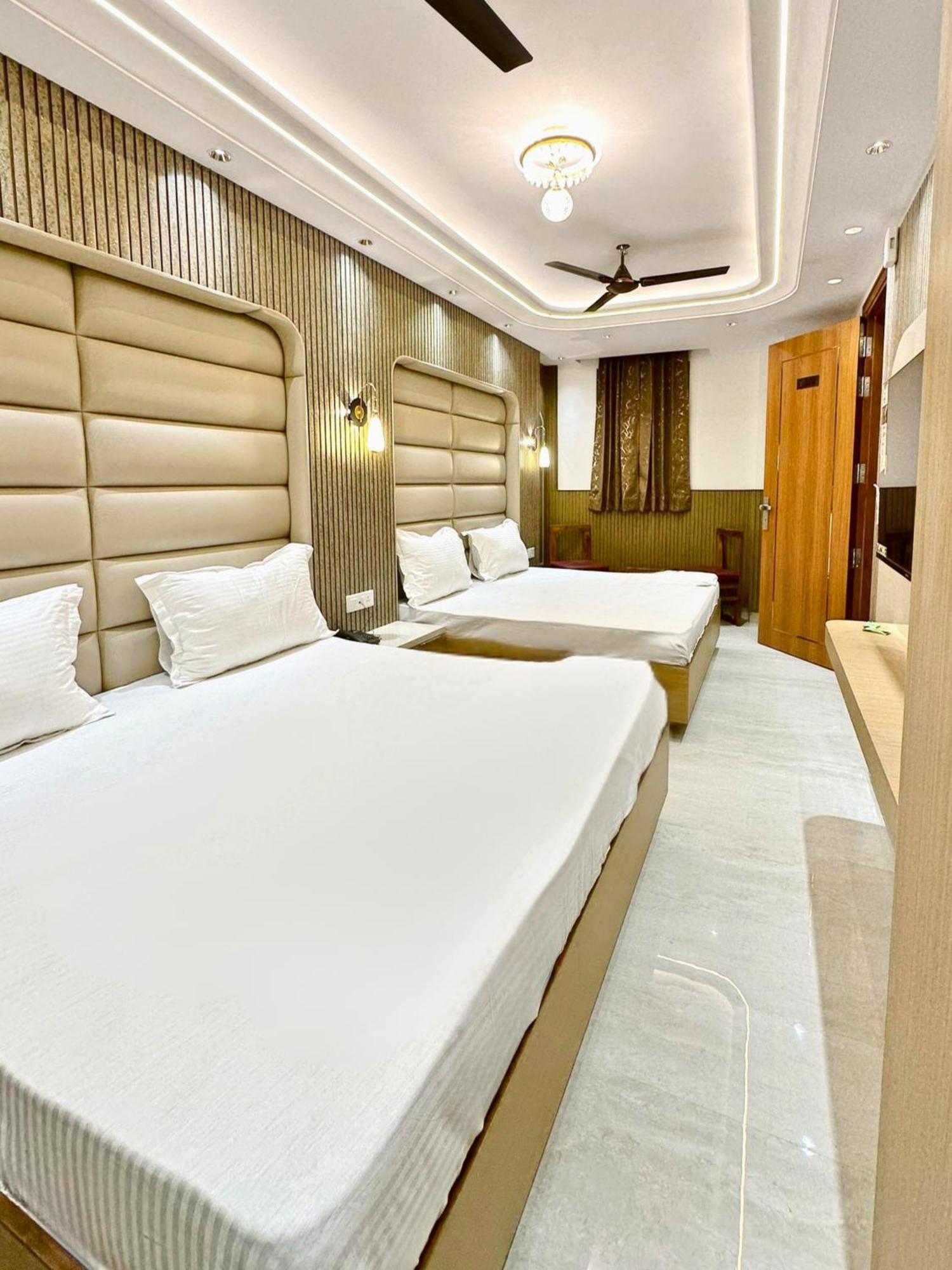 Bed and Breakfast Delhi Delight Premium Нью-Дели Экстерьер фото