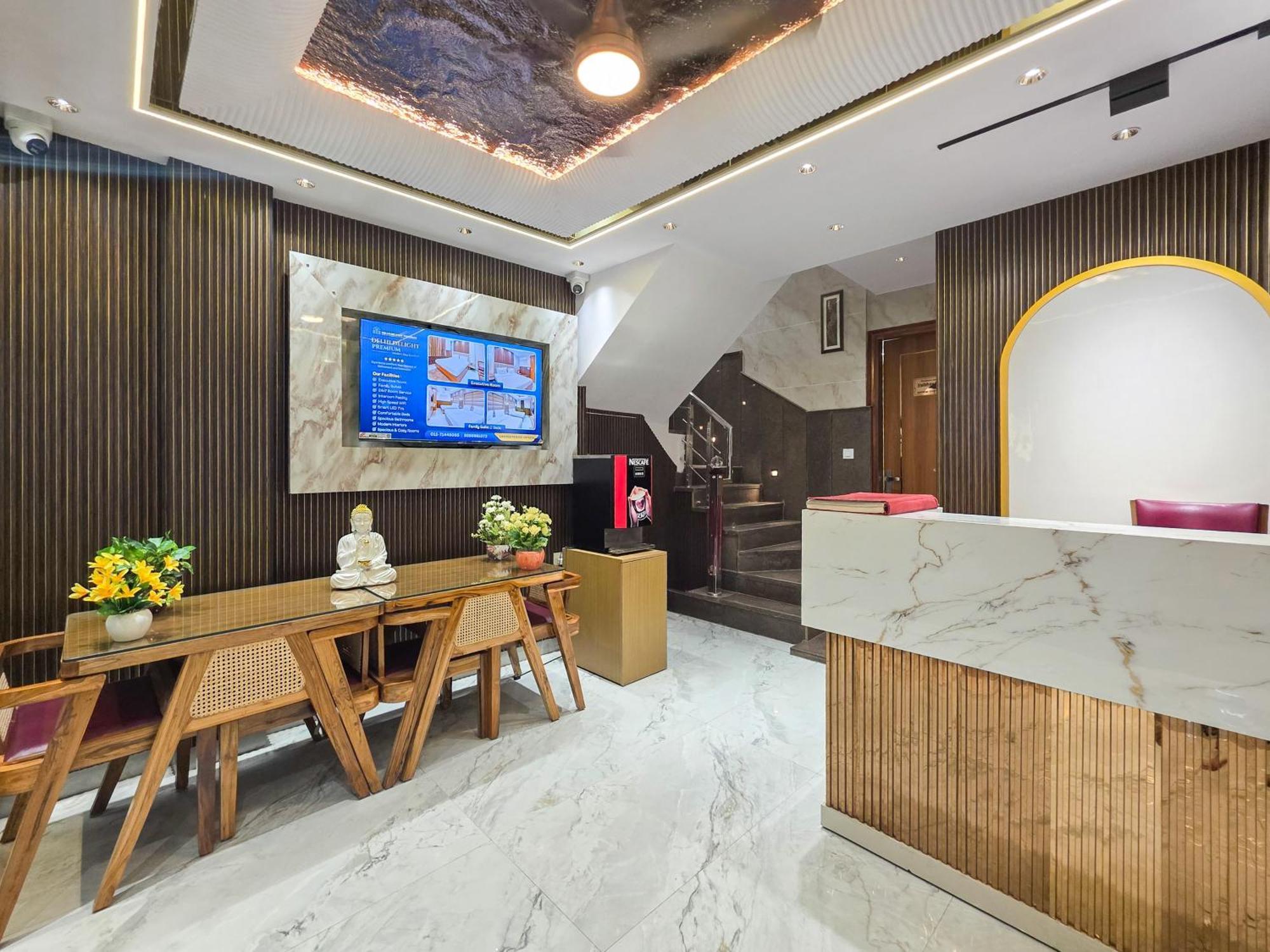 Bed and Breakfast Delhi Delight Premium Нью-Дели Экстерьер фото
