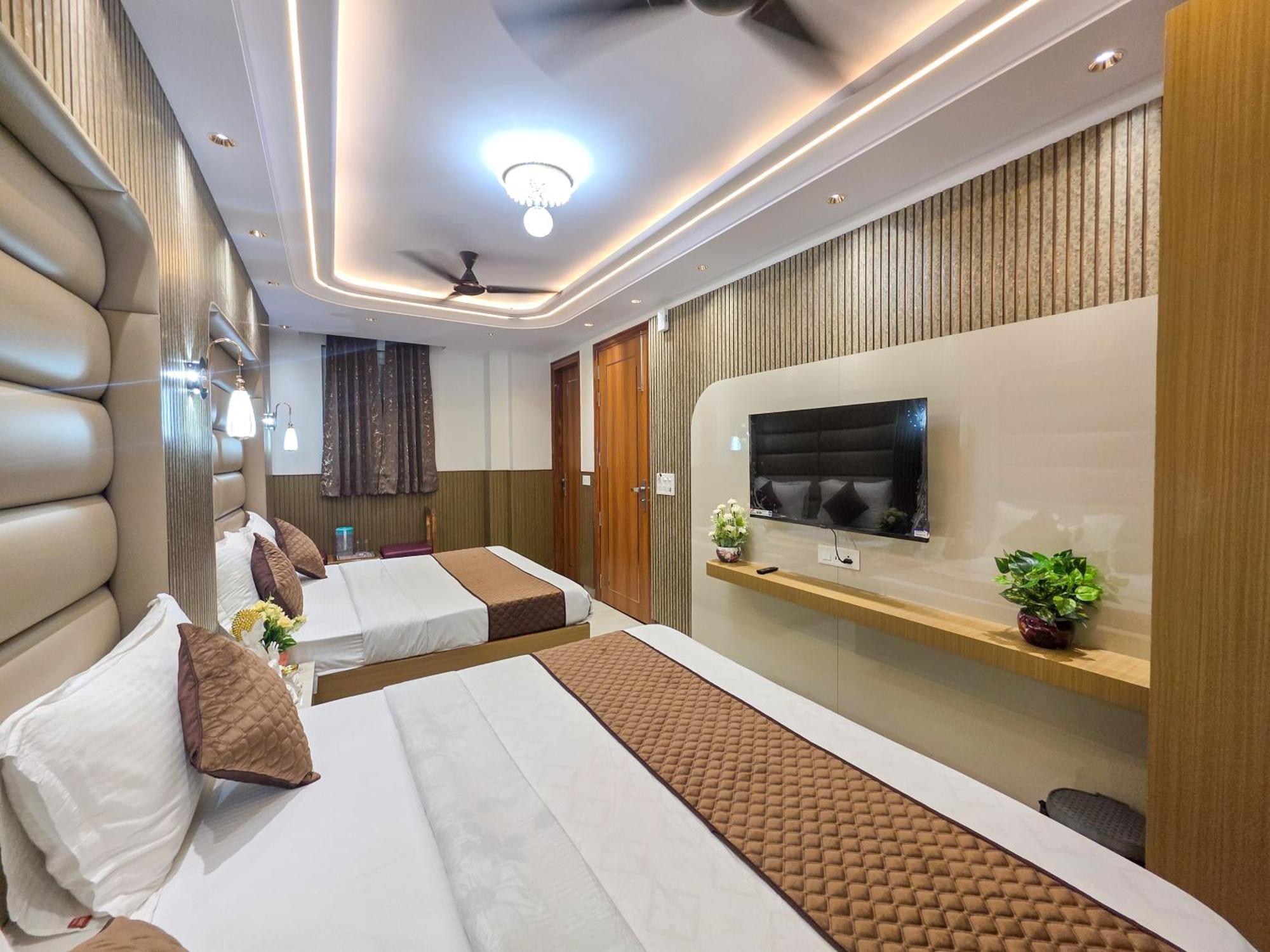 Bed and Breakfast Delhi Delight Premium Нью-Дели Экстерьер фото