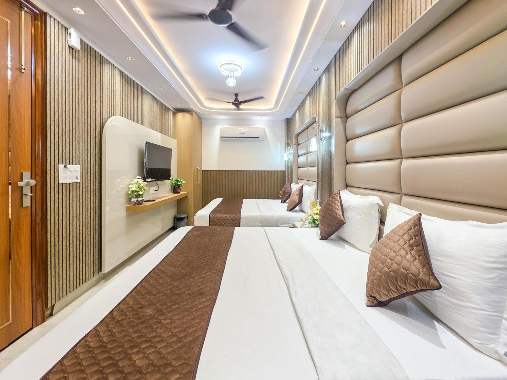 Bed and Breakfast Delhi Delight Premium Нью-Дели Экстерьер фото