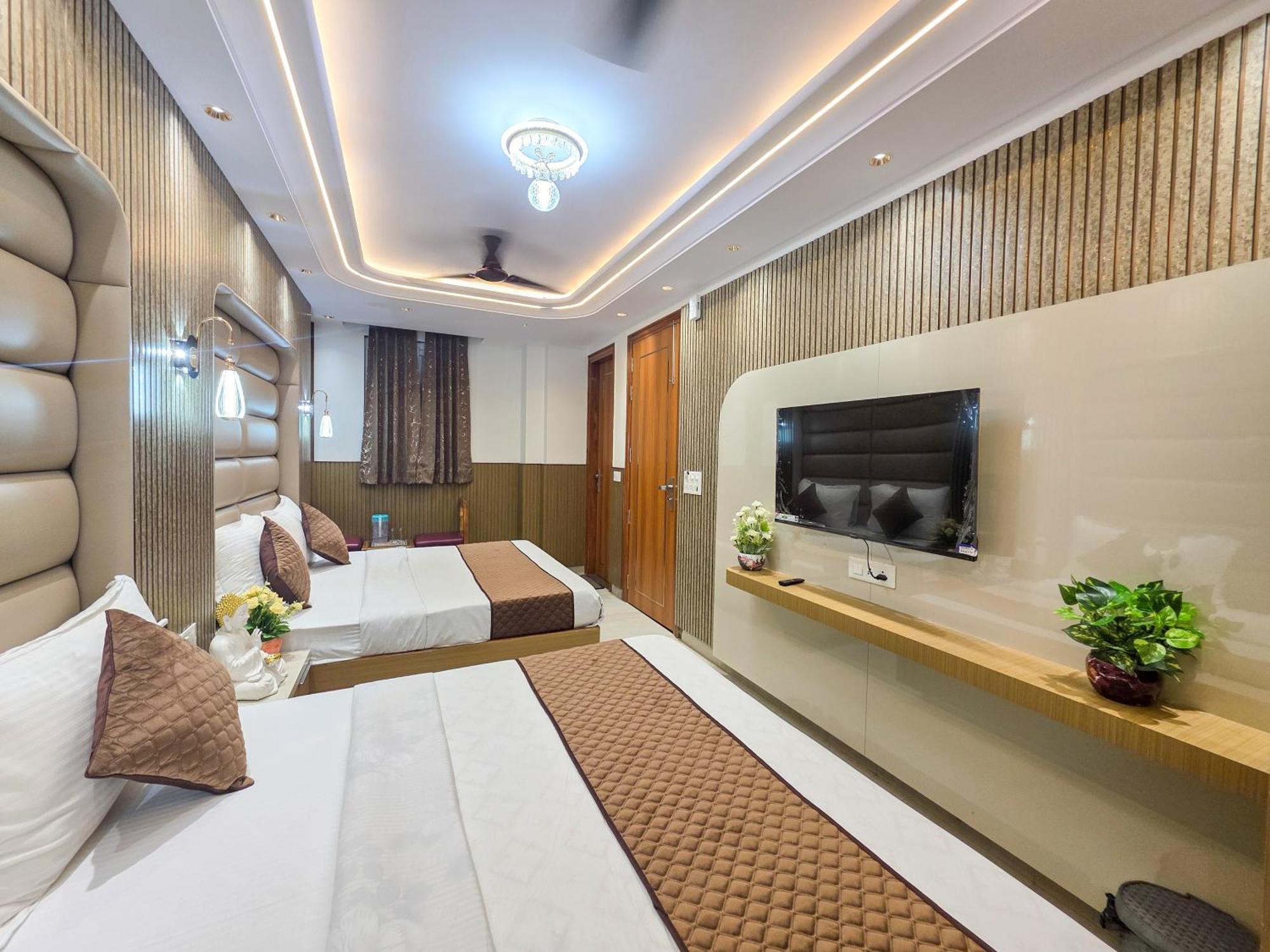 Bed and Breakfast Delhi Delight Premium Нью-Дели Экстерьер фото